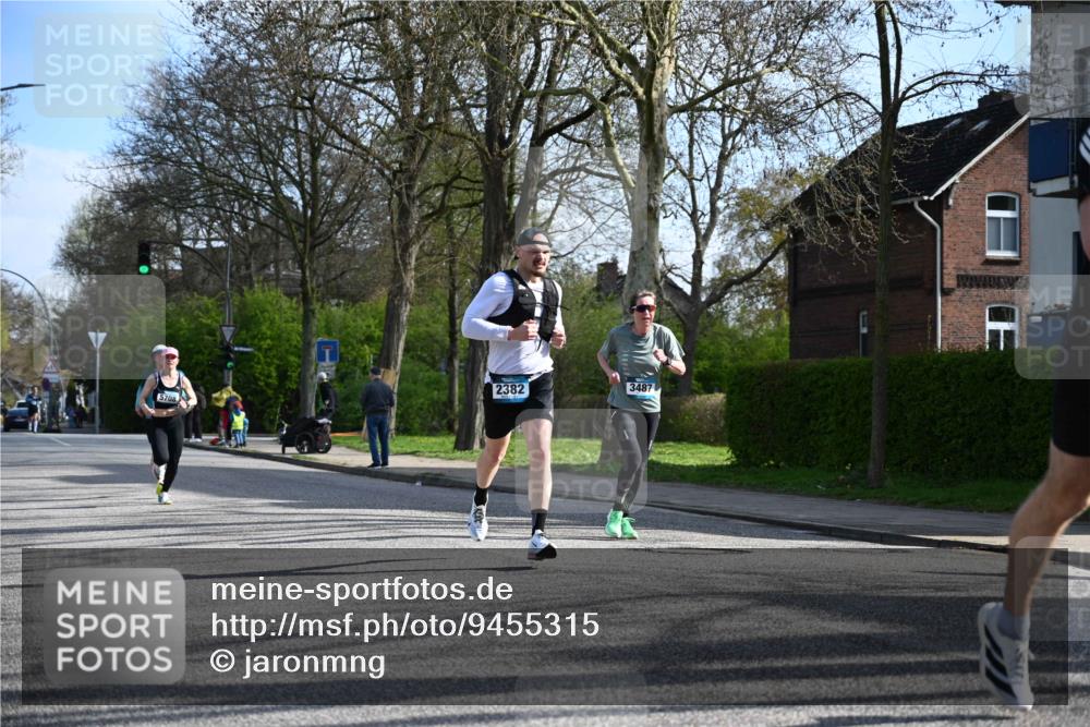 12.04.2026 - 45. Internationalen Wilhelmsburger Insellauf J. Mangold http://msf.ph/oto/9455315 12.04.2026 10:26:00 Ziel 4175, 4460, 2382, 3487, 5708, 4621, 4061, 3368, 4572, 5742, 4225, 3752, 3047, 3752, 3047, 2160 meine-sportfotos.de