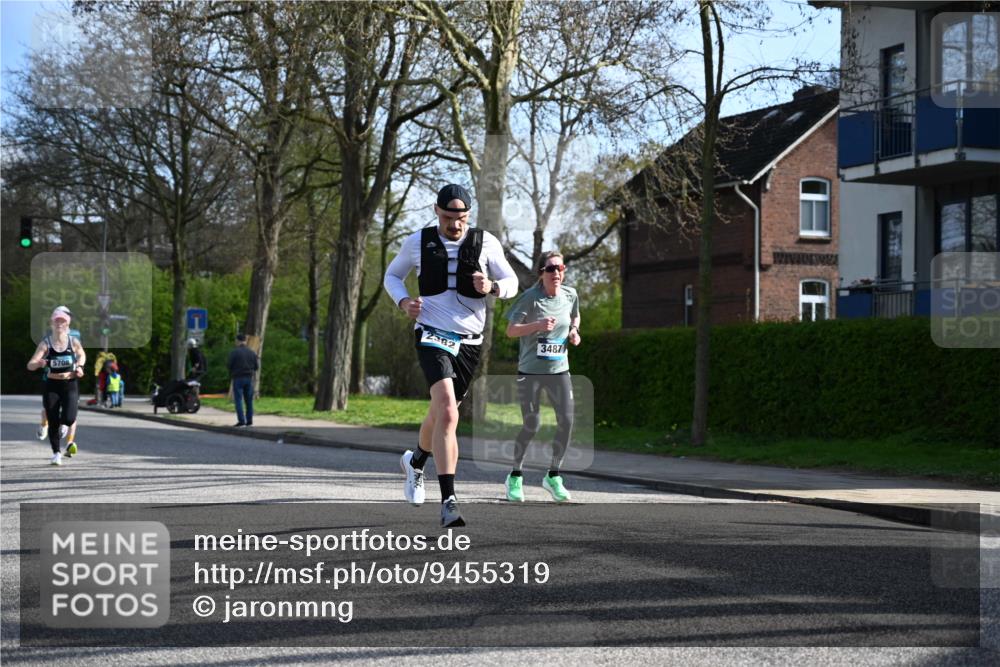 12.04.2026 - 45. Internationalen Wilhelmsburger Insellauf J. Mangold http://msf.ph/oto/9455319 12.04.2026 10:26:01 Ziel 4175, 4460, 2382, 3487, 5708, 4621, 4061, 4061, 3368, 4572, 5742, 4225, 3752, 3047, 2160 meine-sportfotos.de