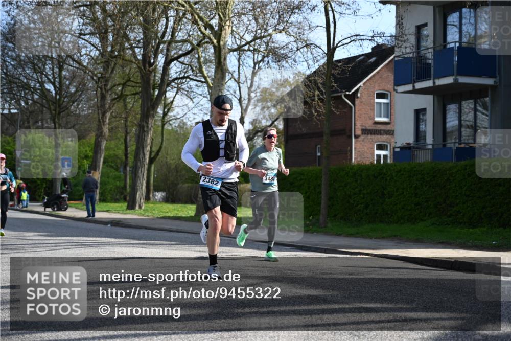 12.04.2026 - 45. Internationalen Wilhelmsburger Insellauf J. Mangold http://msf.ph/oto/9455322 12.04.2026 10:26:01 Ziel 4175, 4460, 2382, 3487, 5708, 4621, 4061, 4061, 3368, 4572, 5742, 4225, 3752, 3047, 2160 meine-sportfotos.de