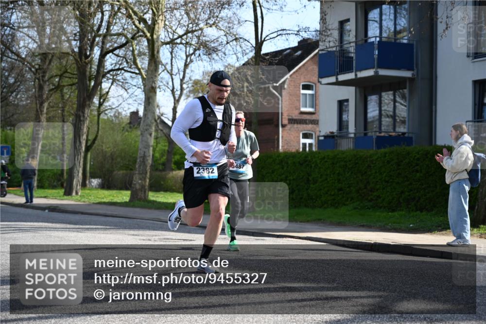 12.04.2026 - 45. Internationalen Wilhelmsburger Insellauf J. Mangold http://msf.ph/oto/9455327 12.04.2026 10:26:01 Ziel 4175, 4460, 2382, 3487, 5708, 4621, 4061, 4061, 3368, 4572, 5742, 4225, 3752, 3047, 2160 meine-sportfotos.de