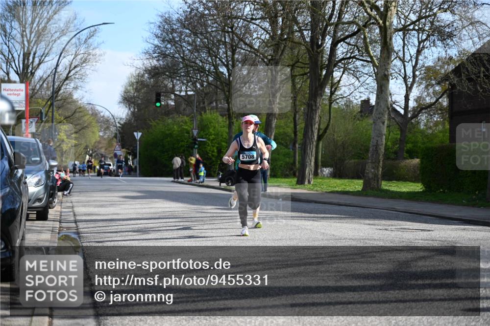 12.04.2026 - 45. Internationalen Wilhelmsburger Insellauf J. Mangold http://msf.ph/oto/9455331 12.04.2026 10:26:03 Ziel 4175, 4460, 2382, 3487, 5708, 4621, 4061, 3368, 4572, 5742, 4225, 3752, 3047, 2160, 2160, 4673 meine-sportfotos.de