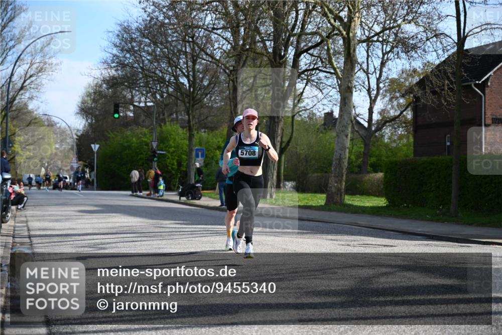 12.04.2026 - 45. Internationalen Wilhelmsburger Insellauf J. Mangold http://msf.ph/oto/9455340 12.04.2026 10:26:03 Ziel 4175, 4460, 2382, 3487, 5708, 4621, 4061, 3368, 4572, 5742, 4225, 3752, 3047, 2160, 2160, 4673 meine-sportfotos.de