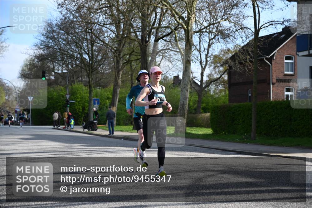 12.04.2026 - 45. Internationalen Wilhelmsburger Insellauf J. Mangold http://msf.ph/oto/9455347 12.04.2026 10:26:04 Ziel 4175, 4460, 2382, 3487, 5708, 4621, 4061, 3368, 4572, 5742, 4225, 3752, 3047, 2160, 4673 meine-sportfotos.de
