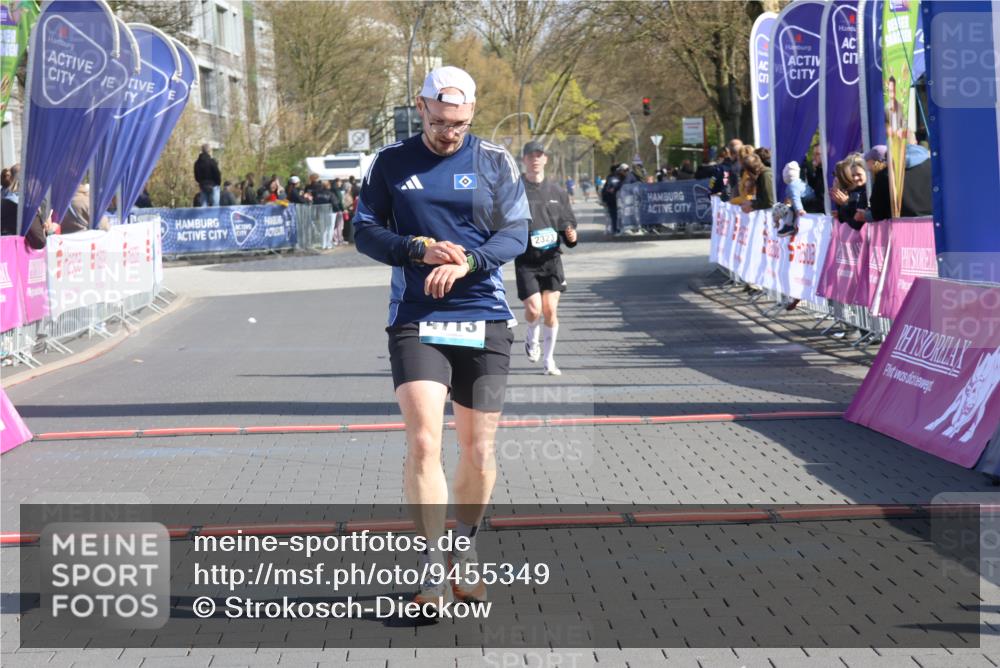 12.04.2026 - 45. Internationalen Wilhelmsburger Insellauf Strokosch-Dieckow http://msf.ph/oto/9455349 12.04.2026 10:31:00 Ziel 4713, 2323 meine-sportfotos.de