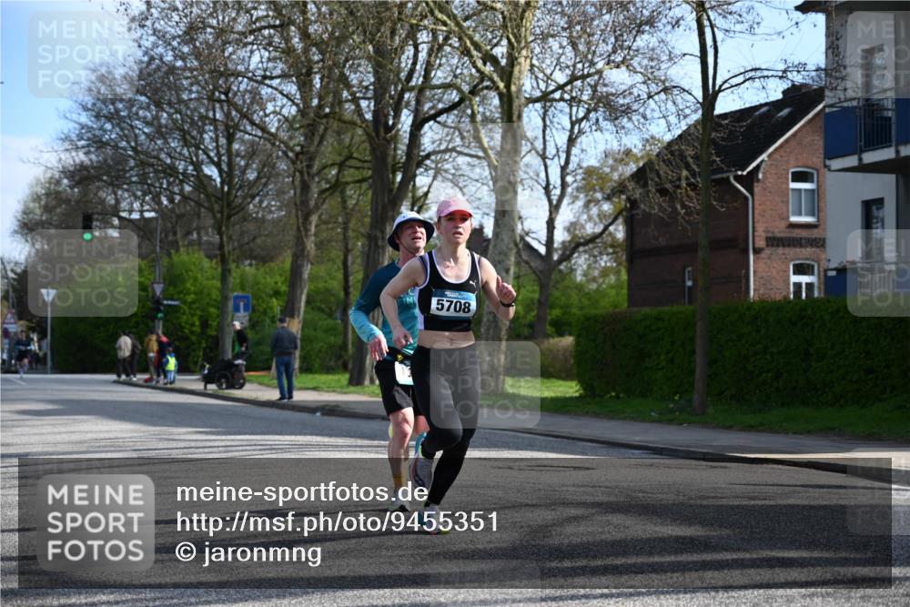 12.04.2026 - 45. Internationalen Wilhelmsburger Insellauf J. Mangold http://msf.ph/oto/9455351 12.04.2026 10:26:04 Ziel 4175, 4460, 2382, 3487, 5708, 4621, 4061, 3368, 4572, 5742, 4225, 3752, 3047, 2160, 4673 meine-sportfotos.de