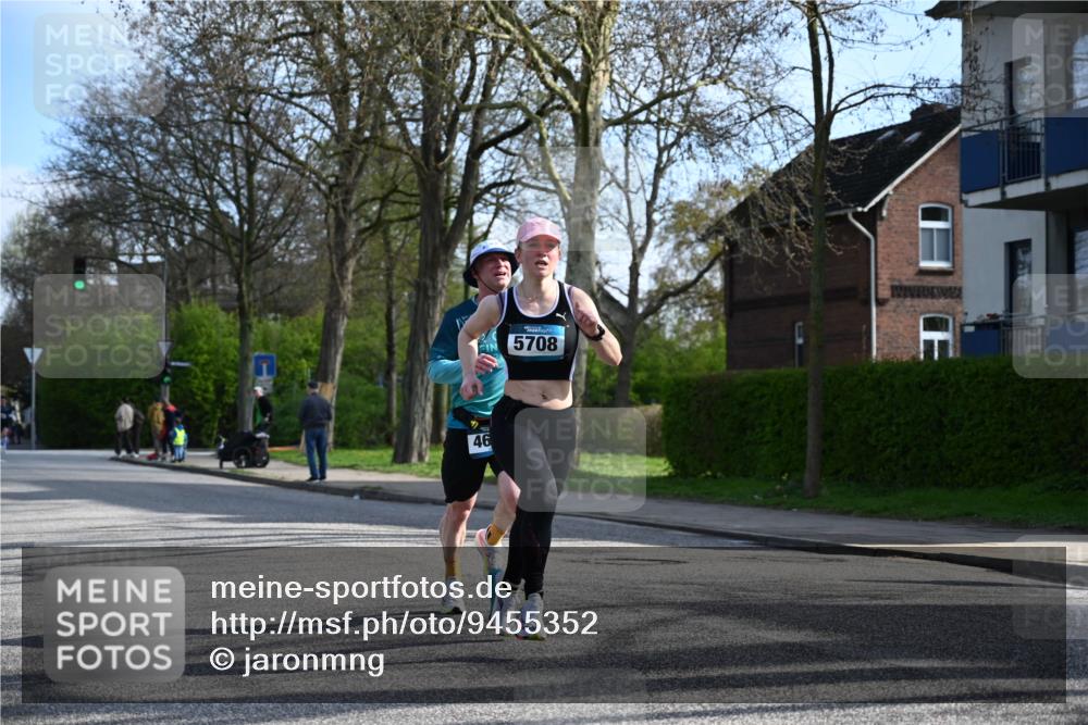 12.04.2026 - 45. Internationalen Wilhelmsburger Insellauf J. Mangold http://msf.ph/oto/9455352 12.04.2026 10:26:04 Ziel 4175, 4460, 2382, 3487, 5708, 4621, 4061, 3368, 4572, 5742, 4225, 3752, 3047, 2160, 4673 meine-sportfotos.de