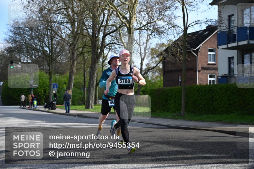 12.04.2026 - 45. Internationalen Wilhelmsburger Insellauf J. Mangold http://msf.ph/oto/9455354 12.04.2026 10:26:04 Ziel 4175, 4460, 2382, 3487, 5708, 4621, 4061, 3368, 4572, 5742, 4225, 3752, 3047, 2160, 4673 meine-sportfotos.de