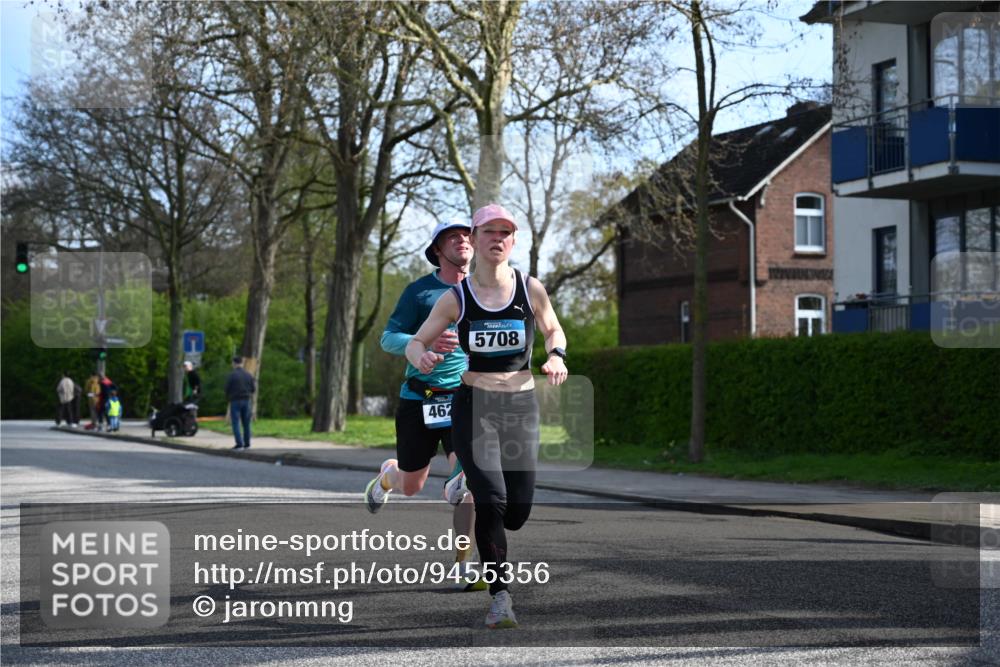 12.04.2026 - 45. Internationalen Wilhelmsburger Insellauf J. Mangold http://msf.ph/oto/9455356 12.04.2026 10:26:04 Ziel 4175, 4460, 2382, 3487, 5708, 4621, 4061, 3368, 4572, 5742, 4225, 3752, 3047, 2160, 4673 meine-sportfotos.de