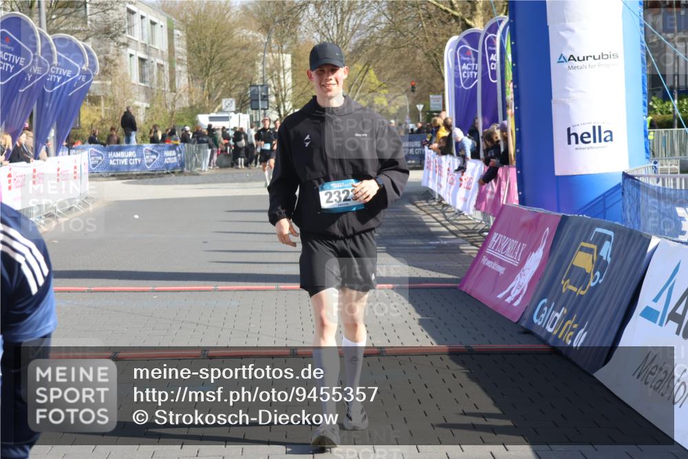12.04.2026 - 45. Internationalen Wilhelmsburger Insellauf Strokosch-Dieckow http://msf.ph/oto/9455357 12.04.2026 10:31:04 Ziel 2323 meine-sportfotos.de