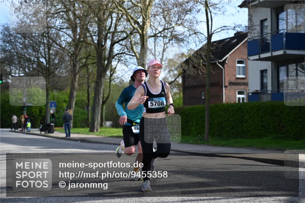 12.04.2026 - 45. Internationalen Wilhelmsburger Insellauf J. Mangold http://msf.ph/oto/9455358 12.04.2026 10:26:04 Ziel 4175, 4460, 2382, 3487, 5708, 4621, 4061, 3368, 4572, 5742, 4225, 3752, 3047, 2160, 4673 meine-sportfotos.de