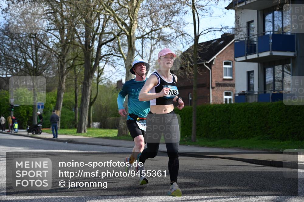12.04.2026 - 45. Internationalen Wilhelmsburger Insellauf J. Mangold http://msf.ph/oto/9455361 12.04.2026 10:26:04 Ziel 4175, 4460, 2382, 3487, 5708, 4621, 4061, 3368, 4572, 5742, 4225, 3752, 3047, 2160, 4673 meine-sportfotos.de