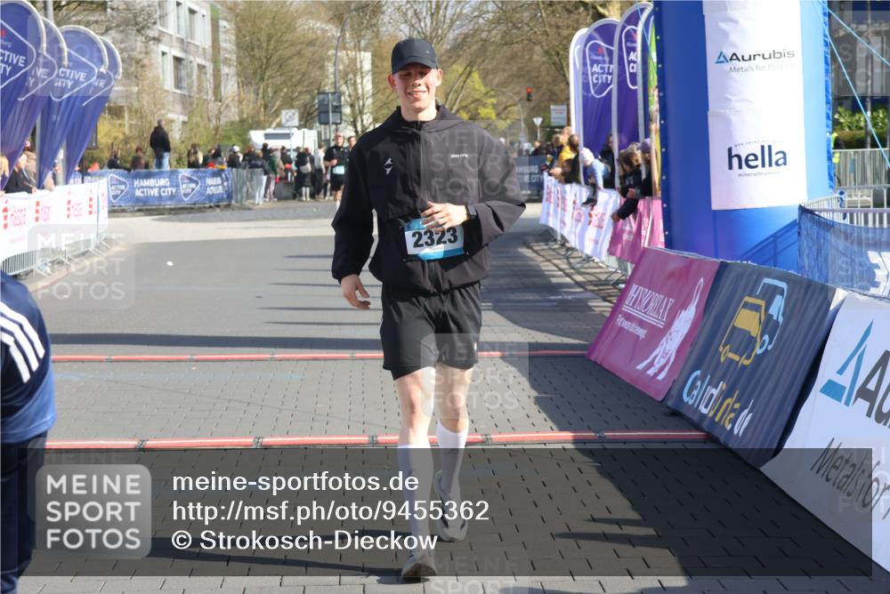 12.04.2026 - 45. Internationalen Wilhelmsburger Insellauf Strokosch-Dieckow http://msf.ph/oto/9455362 12.04.2026 10:31:04 Ziel 2323 meine-sportfotos.de