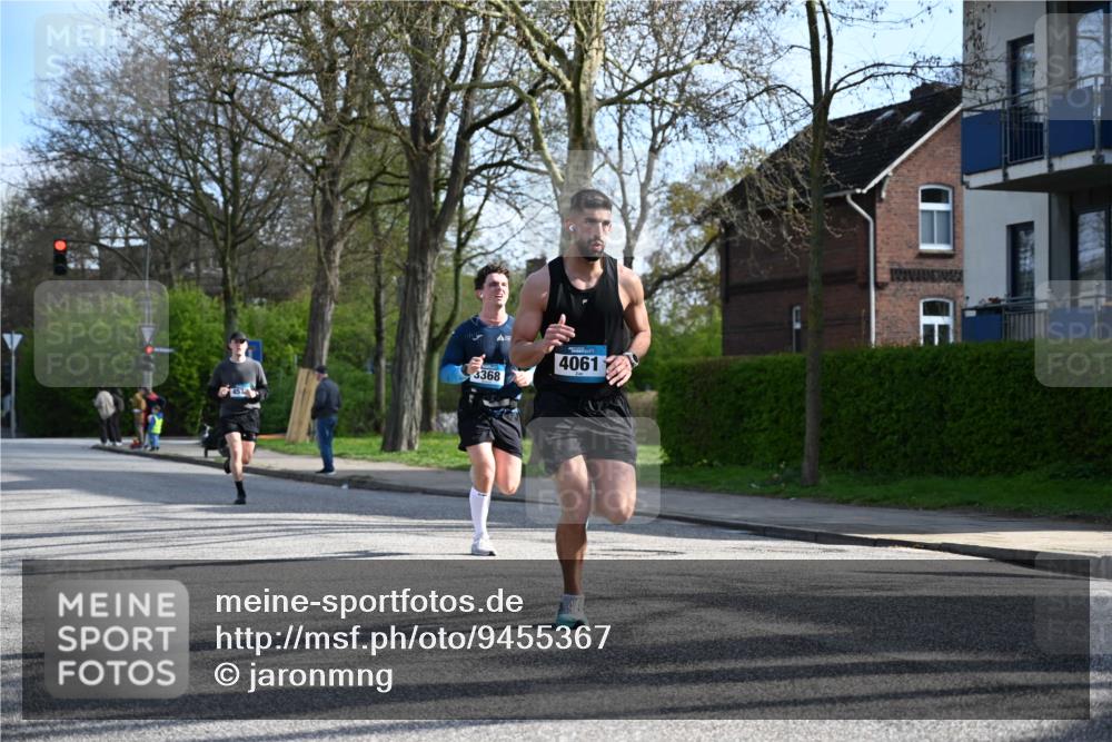 12.04.2026 - 45. Internationalen Wilhelmsburger Insellauf J. Mangold http://msf.ph/oto/9455367 12.04.2026 10:26:18 Ziel 4061, 3368, 4572, 5742, 4225, 3752, 3047, 2160, 4673, 5344, 4941 meine-sportfotos.de