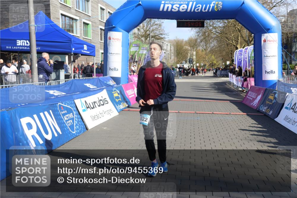 12.04.2026 - 45. Internationalen Wilhelmsburger Insellauf Strokosch-Dieckow http://msf.ph/oto/9455369 12.04.2026 10:44:03 Ziel 4428, 3022, 4349 meine-sportfotos.de