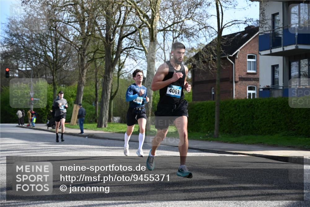12.04.2026 - 45. Internationalen Wilhelmsburger Insellauf J. Mangold http://msf.ph/oto/9455371 12.04.2026 10:26:18 Ziel 4061, 3368, 4572, 5742, 4225, 3752, 3047, 2160, 4673, 5344, 4941 meine-sportfotos.de