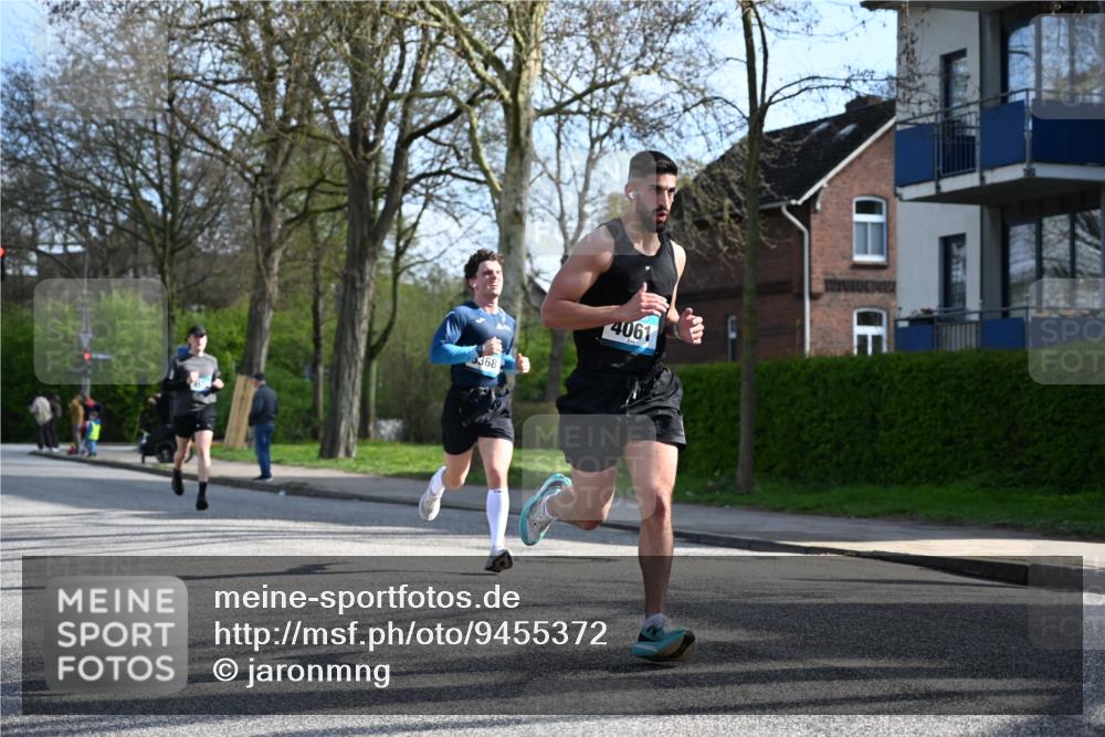 12.04.2026 - 45. Internationalen Wilhelmsburger Insellauf J. Mangold http://msf.ph/oto/9455372 12.04.2026 10:26:18 Ziel 4061, 3368, 4572, 5742, 4225, 3752, 3047, 2160, 4673, 5344, 4941 meine-sportfotos.de