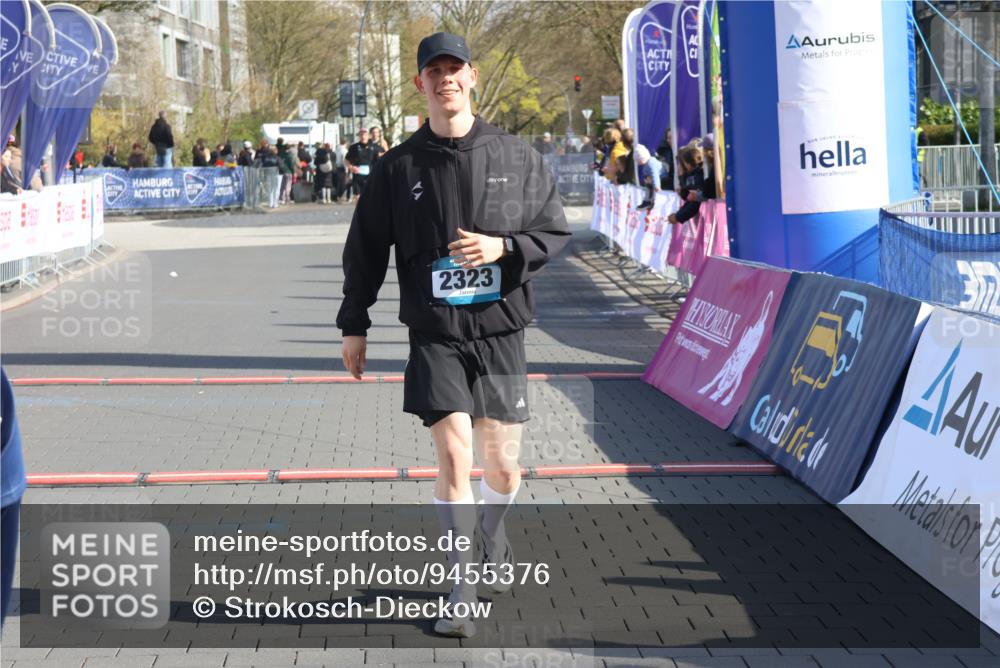 12.04.2026 - 45. Internationalen Wilhelmsburger Insellauf Strokosch-Dieckow http://msf.ph/oto/9455376 12.04.2026 10:31:04 Ziel 2323 meine-sportfotos.de