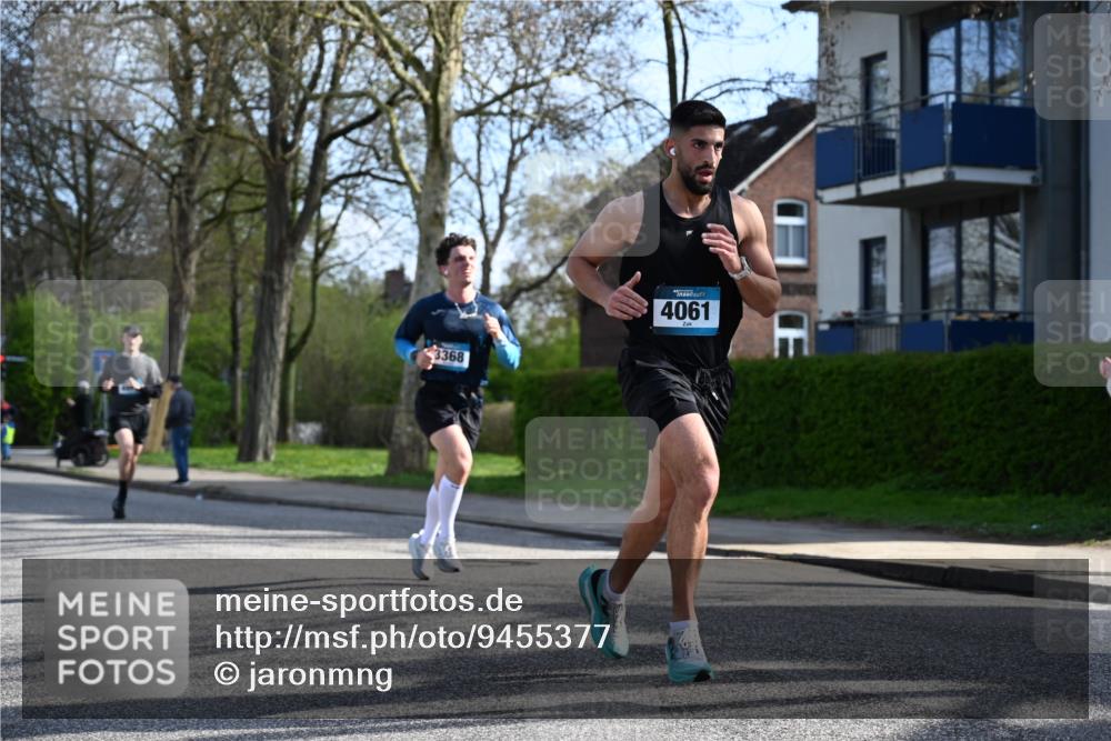 12.04.2026 - 45. Internationalen Wilhelmsburger Insellauf J. Mangold http://msf.ph/oto/9455377 12.04.2026 10:26:18 Ziel 4061, 3368, 4572, 5742, 4225, 3752, 3047, 2160, 4673, 5344, 4941 meine-sportfotos.de