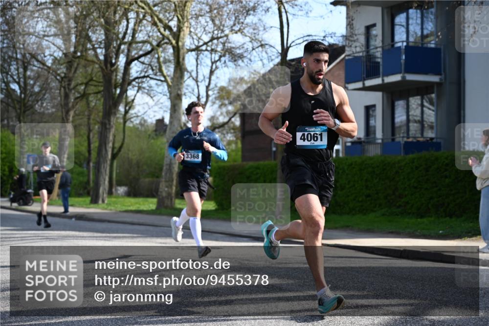 12.04.2026 - 45. Internationalen Wilhelmsburger Insellauf J. Mangold http://msf.ph/oto/9455378 12.04.2026 10:26:19 Ziel 4061, 3368, 4572, 5742, 4225, 3752, 3047, 2160, 4673, 5344, 4941 meine-sportfotos.de