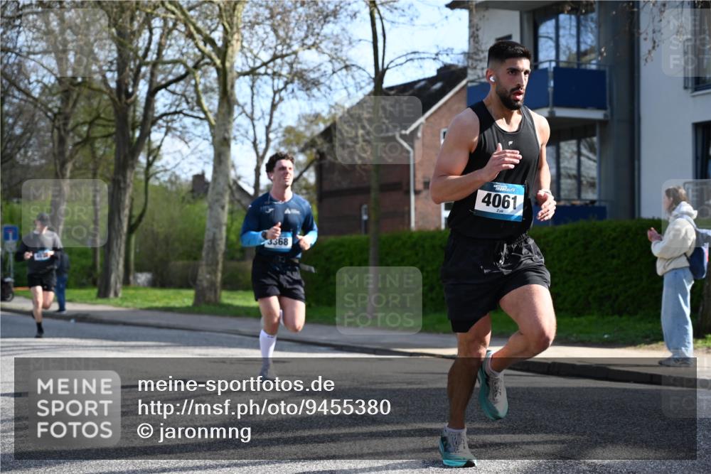 12.04.2026 - 45. Internationalen Wilhelmsburger Insellauf J. Mangold http://msf.ph/oto/9455380 12.04.2026 10:26:19 Ziel 4061, 3368, 4572, 5742, 4225, 3752, 3047, 2160, 4673, 5344, 4941 meine-sportfotos.de