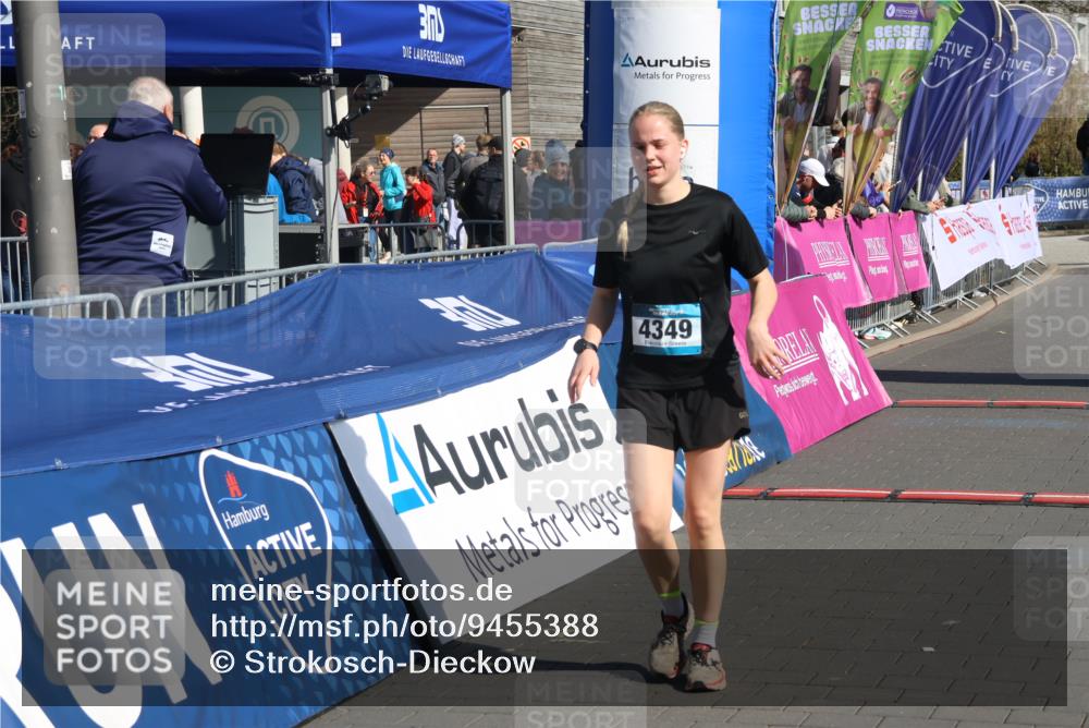 12.04.2026 - 45. Internationalen Wilhelmsburger Insellauf Strokosch-Dieckow http://msf.ph/oto/9455388 12.04.2026 10:44:05 Ziel 3022, 4349 meine-sportfotos.de