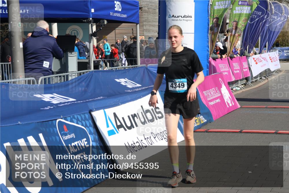 12.04.2026 - 45. Internationalen Wilhelmsburger Insellauf Strokosch-Dieckow http://msf.ph/oto/9455395 12.04.2026 10:44:05 Ziel 3022, 4349 meine-sportfotos.de