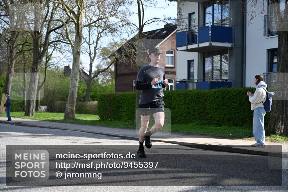 12.04.2026 - 45. Internationalen Wilhelmsburger Insellauf J. Mangold http://msf.ph/oto/9455397 12.04.2026 10:26:22 Ziel 4061, 3368, 4572, 5742, 4225, 3752, 3047, 2160, 4673, 5344, 4941, 5503 meine-sportfotos.de