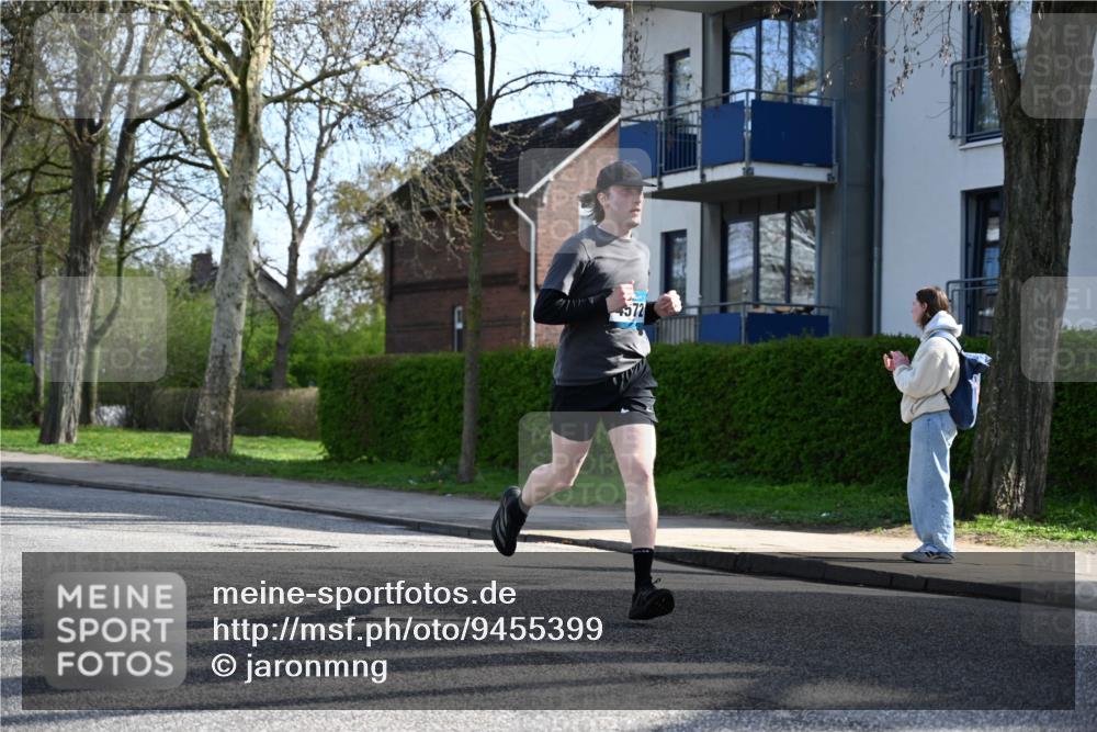 12.04.2026 - 45. Internationalen Wilhelmsburger Insellauf J. Mangold http://msf.ph/oto/9455399 12.04.2026 10:26:22 Ziel 4061, 3368, 4572, 5742, 4225, 3752, 3047, 2160, 4673, 5344, 4941, 5503 meine-sportfotos.de