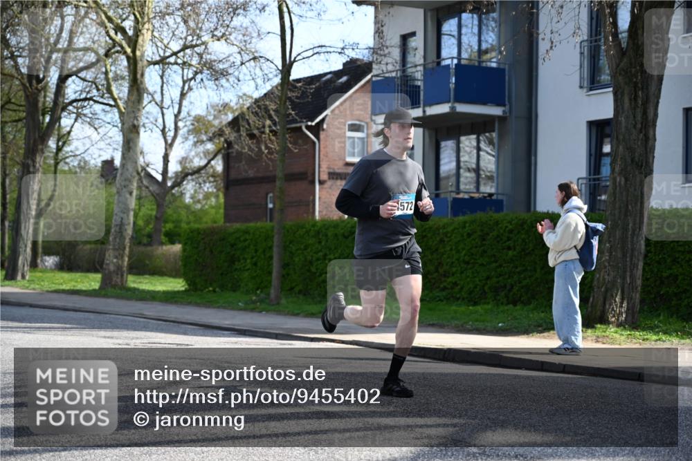 12.04.2026 - 45. Internationalen Wilhelmsburger Insellauf J. Mangold http://msf.ph/oto/9455402 12.04.2026 10:26:22 Ziel 4061, 3368, 4572, 5742, 4225, 3752, 3047, 2160, 4673, 5344, 4941, 5503 meine-sportfotos.de