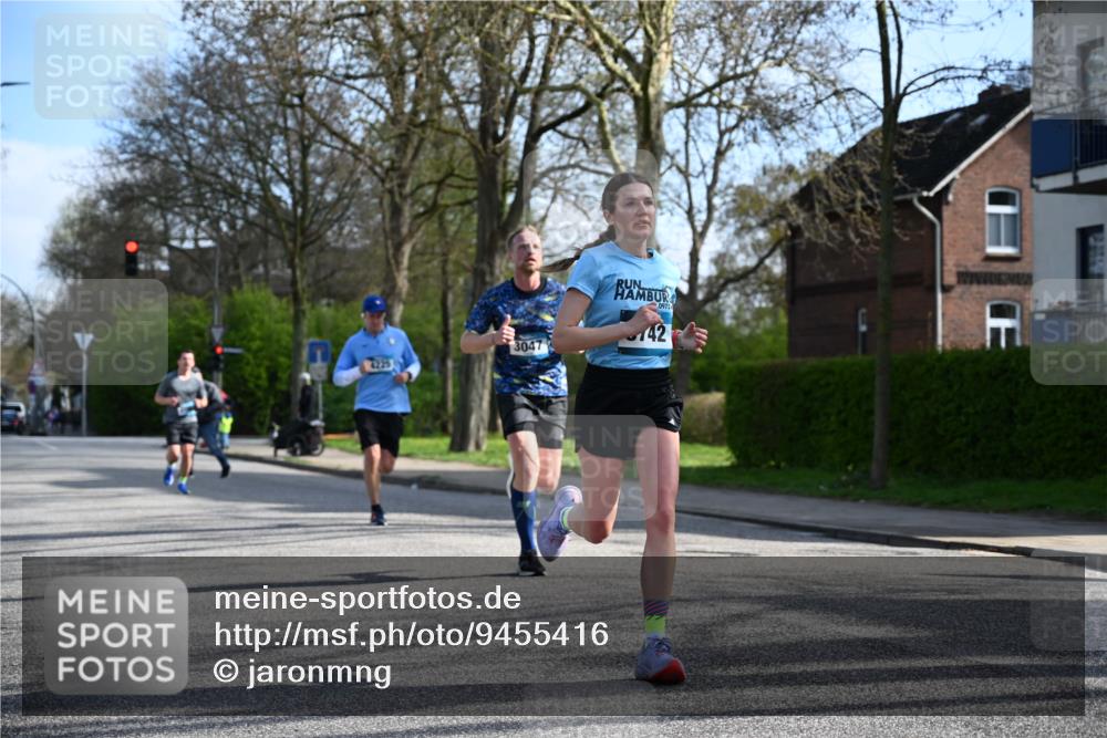 12.04.2026 - 45. Internationalen Wilhelmsburger Insellauf J. Mangold http://msf.ph/oto/9455416 12.04.2026 10:26:27 Ziel 3368, 4572, 5742, 4225, 3752, 3047, 2160, 4673, 4673, 5344, 4941, 4941, 5503, 5055 meine-sportfotos.de