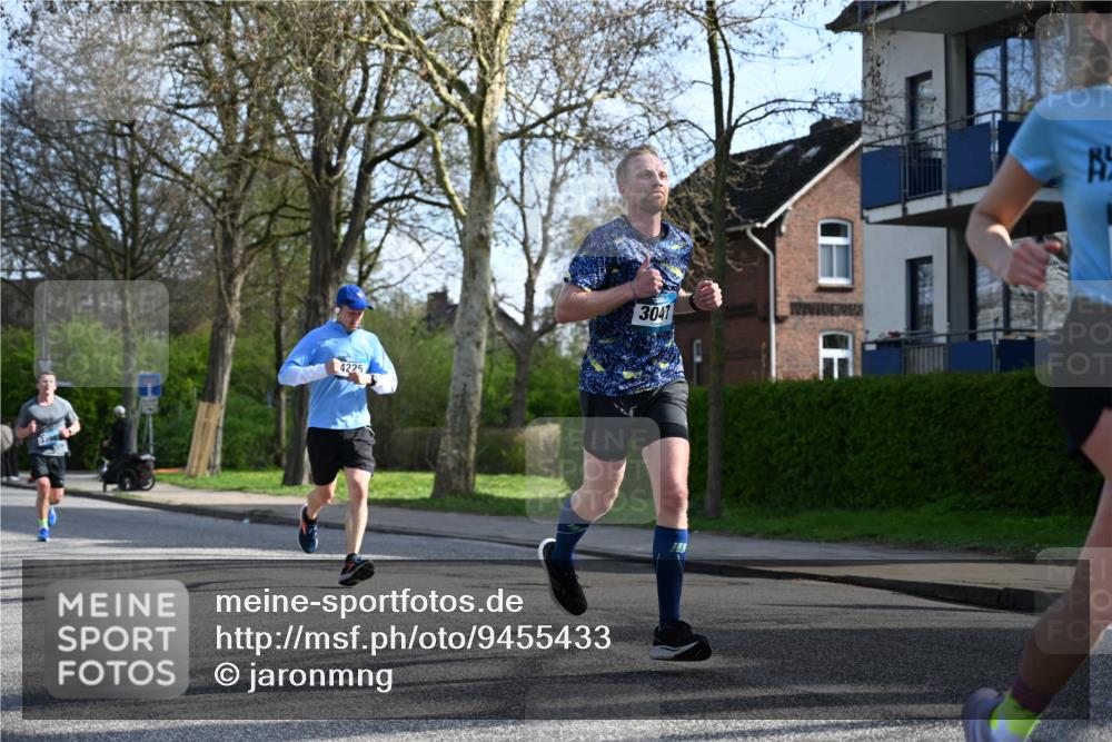 12.04.2026 - 45. Internationalen Wilhelmsburger Insellauf J. Mangold http://msf.ph/oto/9455433 12.04.2026 10:26:28 Ziel 3368, 4572, 5742, 4225, 3752, 3047, 2160, 4673, 5344, 4941, 5503, 5055, 5301 meine-sportfotos.de