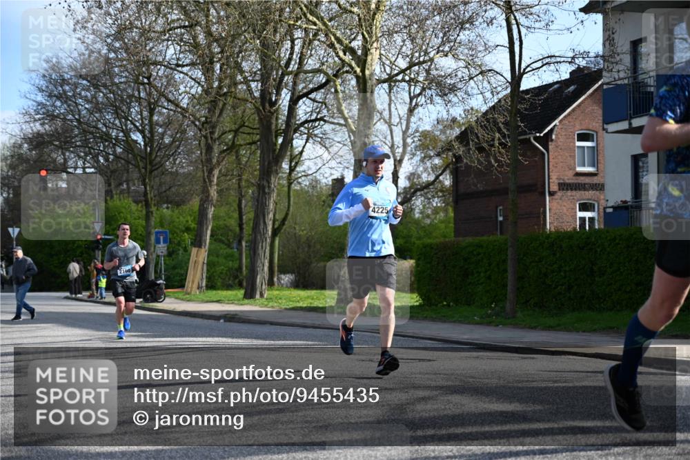 12.04.2026 - 45. Internationalen Wilhelmsburger Insellauf J. Mangold http://msf.ph/oto/9455435 12.04.2026 10:26:29 Ziel 3368, 4572, 5742, 4225, 3752, 3047, 2160, 4673, 5344, 4941, 5503, 5055, 5301 meine-sportfotos.de