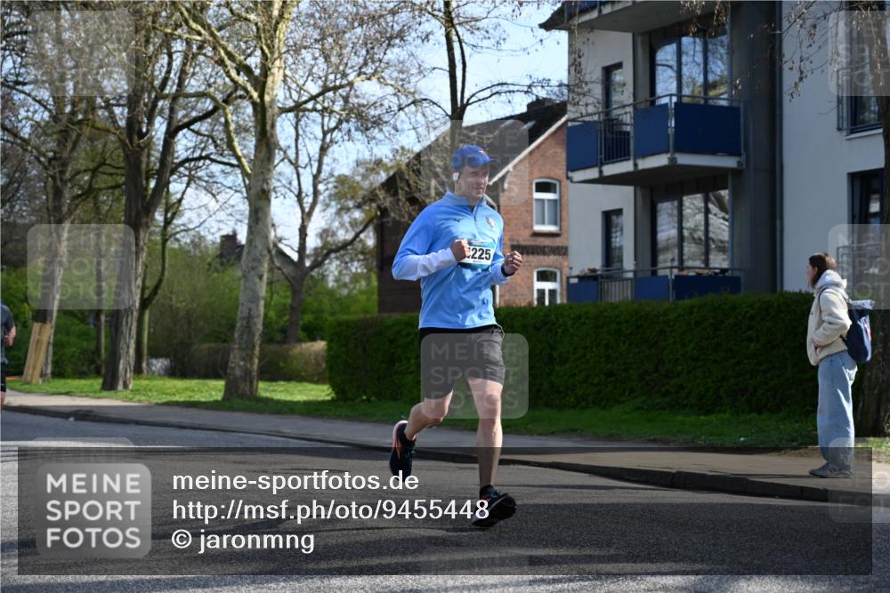 12.04.2026 - 45. Internationalen Wilhelmsburger Insellauf J. Mangold http://msf.ph/oto/9455448 12.04.2026 10:26:29 Ziel 3368, 4572, 5742, 4225, 3752, 3047, 2160, 4673, 5344, 4941, 5503, 5055, 5301 meine-sportfotos.de