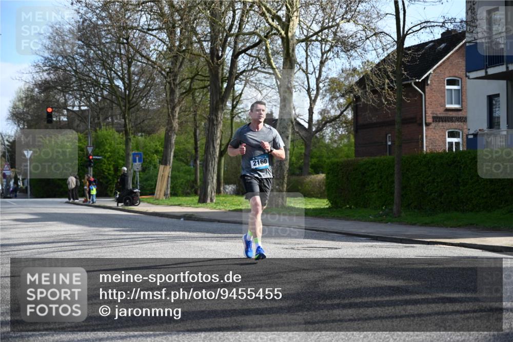12.04.2026 - 45. Internationalen Wilhelmsburger Insellauf J. Mangold http://msf.ph/oto/9455455 12.04.2026 10:26:31 Ziel 4572, 5742, 4225, 3752, 3047, 2160, 4673, 5344, 4941, 5503, 5055, 5301, 2994 meine-sportfotos.de