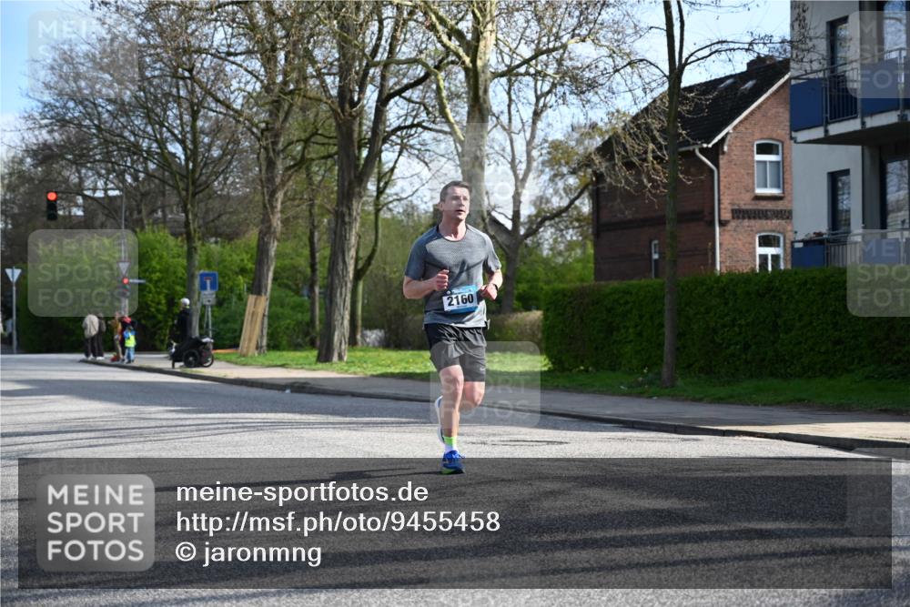 12.04.2026 - 45. Internationalen Wilhelmsburger Insellauf J. Mangold http://msf.ph/oto/9455458 12.04.2026 10:26:31 Ziel 4572, 5742, 4225, 3752, 3047, 2160, 4673, 5344, 4941, 5503, 5055, 5301, 2994 meine-sportfotos.de