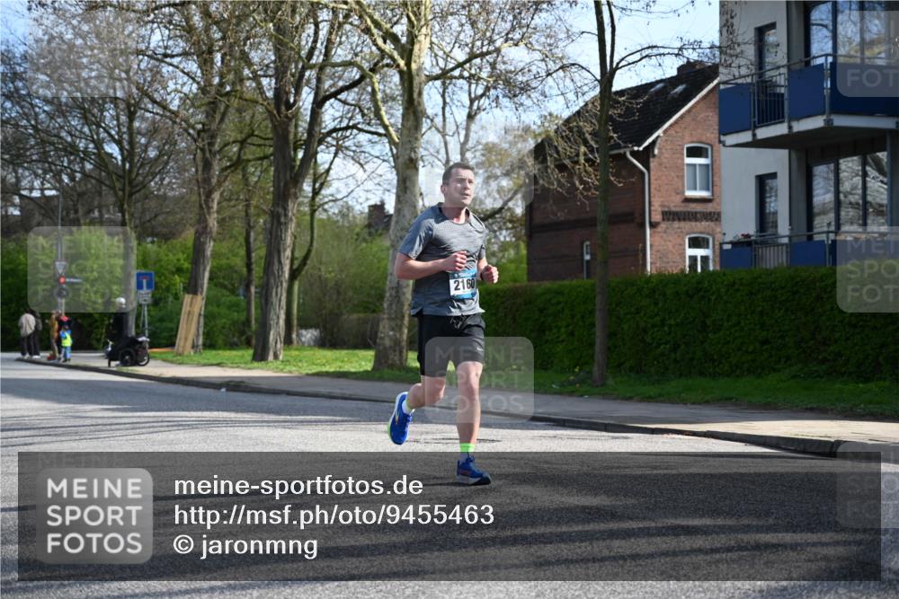 12.04.2026 - 45. Internationalen Wilhelmsburger Insellauf J. Mangold http://msf.ph/oto/9455463 12.04.2026 10:26:31 Ziel 4572, 5742, 4225, 3752, 3047, 2160, 4673, 5344, 4941, 5503, 5055, 5301, 2994 meine-sportfotos.de