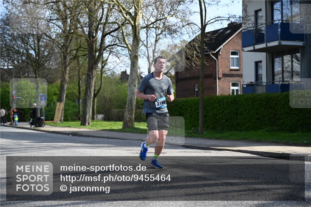 12.04.2026 - 45. Internationalen Wilhelmsburger Insellauf J. Mangold http://msf.ph/oto/9455464 12.04.2026 10:26:31 Ziel 4572, 5742, 4225, 3752, 3047, 2160, 4673, 5344, 4941, 5503, 5055, 5301, 2994 meine-sportfotos.de