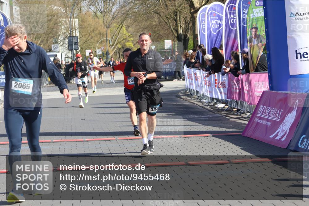 12.04.2026 - 45. Internationalen Wilhelmsburger Insellauf Strokosch-Dieckow http://msf.ph/oto/9455468 12.04.2026 10:44:17 Ziel 2065, 3345, 2073 meine-sportfotos.de
