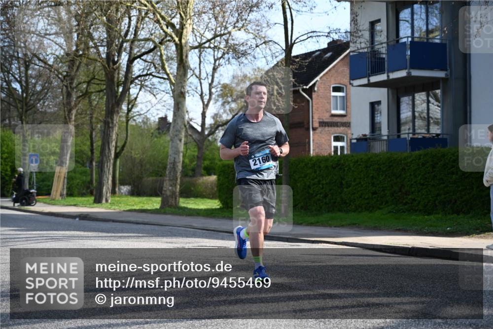 12.04.2026 - 45. Internationalen Wilhelmsburger Insellauf J. Mangold http://msf.ph/oto/9455469 12.04.2026 10:26:32 Ziel 4572, 5742, 4225, 3752, 3047, 2160, 4673, 5344, 4941, 5503, 5055, 5301, 2994 meine-sportfotos.de