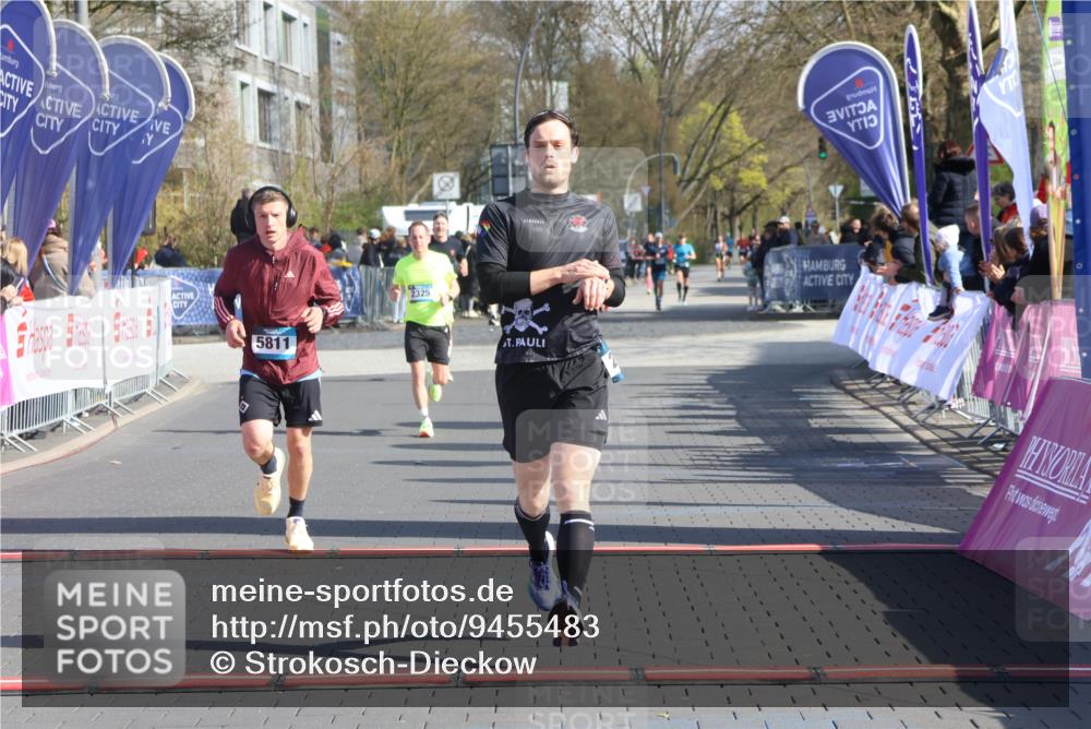 12.04.2026 - 45. Internationalen Wilhelmsburger Insellauf Strokosch-Dieckow http://msf.ph/oto/9455483 12.04.2026 10:31:21 Ziel 3016, 2831, 5811 meine-sportfotos.de