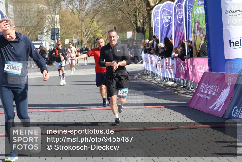 12.04.2026 - 45. Internationalen Wilhelmsburger Insellauf Strokosch-Dieckow http://msf.ph/oto/9455487 12.04.2026 10:44:17 Ziel 2065, 3345, 2073 meine-sportfotos.de