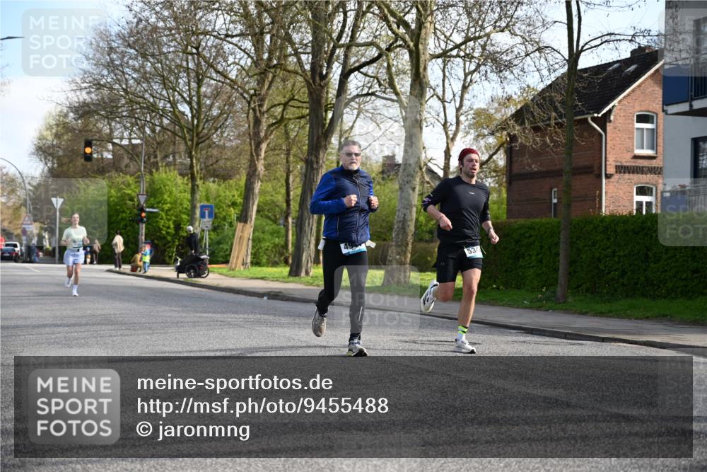 12.04.2026 - 45. Internationalen Wilhelmsburger Insellauf J. Mangold http://msf.ph/oto/9455488 12.04.2026 10:26:53 Ziel 5344, 4941, 5503, 5055, 5301, 2994, 5685, 4528, 3815, 5440, 5440, 5279, 2659, 5645 meine-sportfotos.de