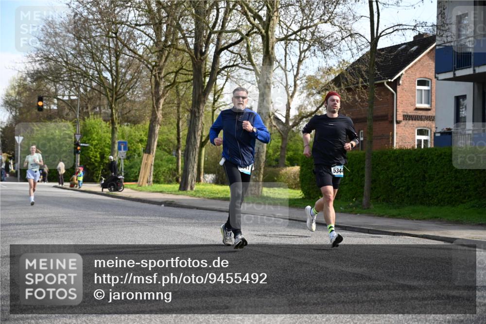 12.04.2026 - 45. Internationalen Wilhelmsburger Insellauf J. Mangold http://msf.ph/oto/9455492 12.04.2026 10:26:53 Ziel 5344, 4941, 5503, 5055, 5301, 2994, 5685, 4528, 3815, 5440, 5440, 5279, 2659, 5645 meine-sportfotos.de