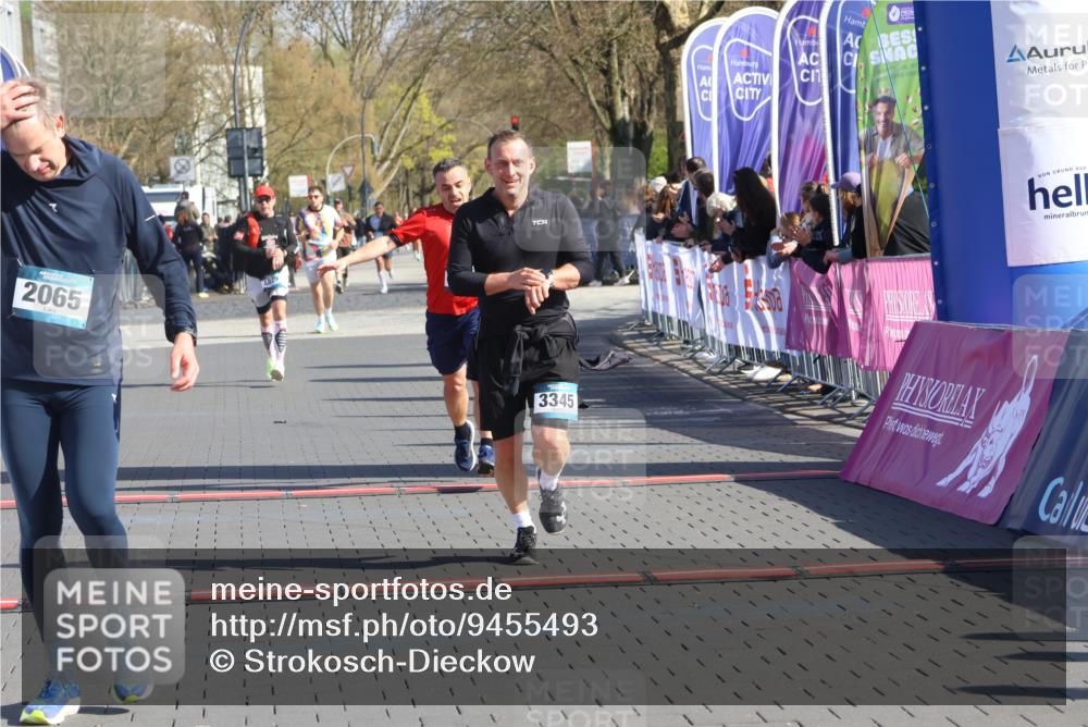 12.04.2026 - 45. Internationalen Wilhelmsburger Insellauf Strokosch-Dieckow http://msf.ph/oto/9455493 12.04.2026 10:44:17 Ziel 2065, 3345, 2073 meine-sportfotos.de