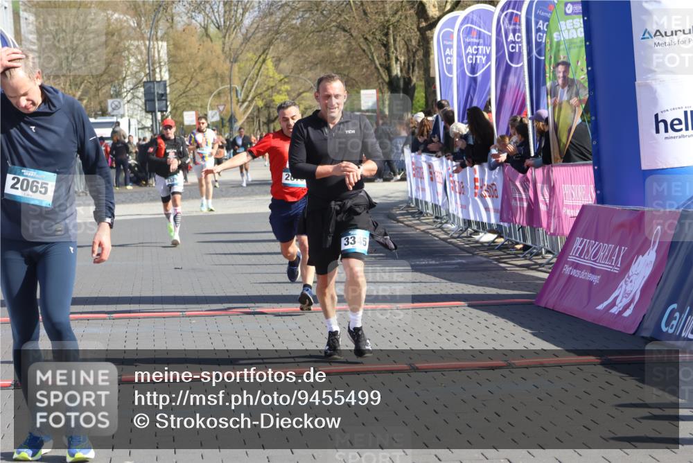 12.04.2026 - 45. Internationalen Wilhelmsburger Insellauf Strokosch-Dieckow http://msf.ph/oto/9455499 12.04.2026 10:44:17 Ziel 2065, 3345, 2073 meine-sportfotos.de