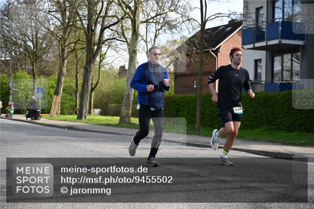 12.04.2026 - 45. Internationalen Wilhelmsburger Insellauf J. Mangold http://msf.ph/oto/9455502 12.04.2026 10:26:53 Ziel 5344, 4941, 5503, 5055, 5301, 2994, 5685, 4528, 3815, 5440, 5440, 5279, 2659, 5645 meine-sportfotos.de