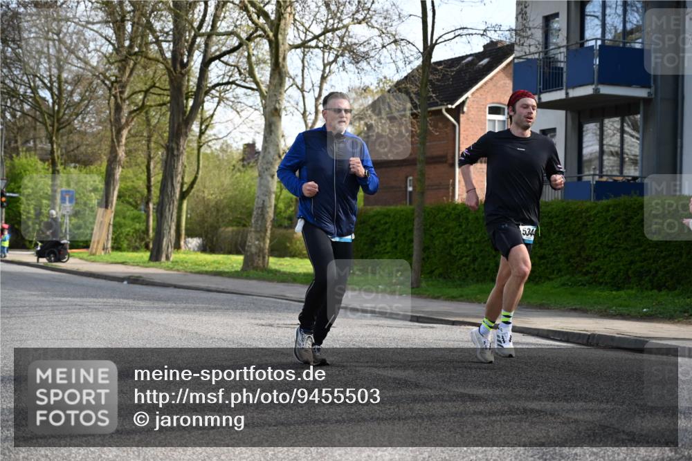 12.04.2026 - 45. Internationalen Wilhelmsburger Insellauf J. Mangold http://msf.ph/oto/9455503 12.04.2026 10:26:53 Ziel 5344, 4941, 5503, 5055, 5301, 2994, 5685, 4528, 3815, 5440, 5440, 5279, 2659, 5645 meine-sportfotos.de