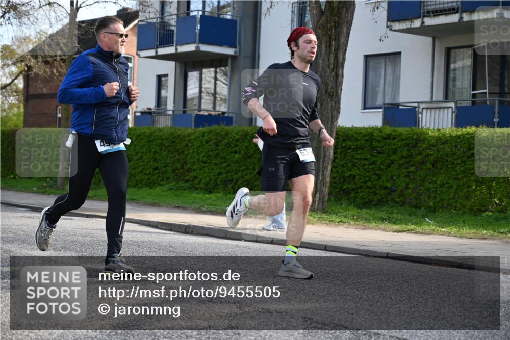 12.04.2026 - 45. Internationalen Wilhelmsburger Insellauf J. Mangold http://msf.ph/oto/9455505 12.04.2026 10:26:54 Ziel 5344, 4941, 5503, 5055, 5301, 2994, 2994, 5685, 4528, 3815, 5440, 5279, 2659, 5645, 5585, 2181 meine-sportfotos.de
