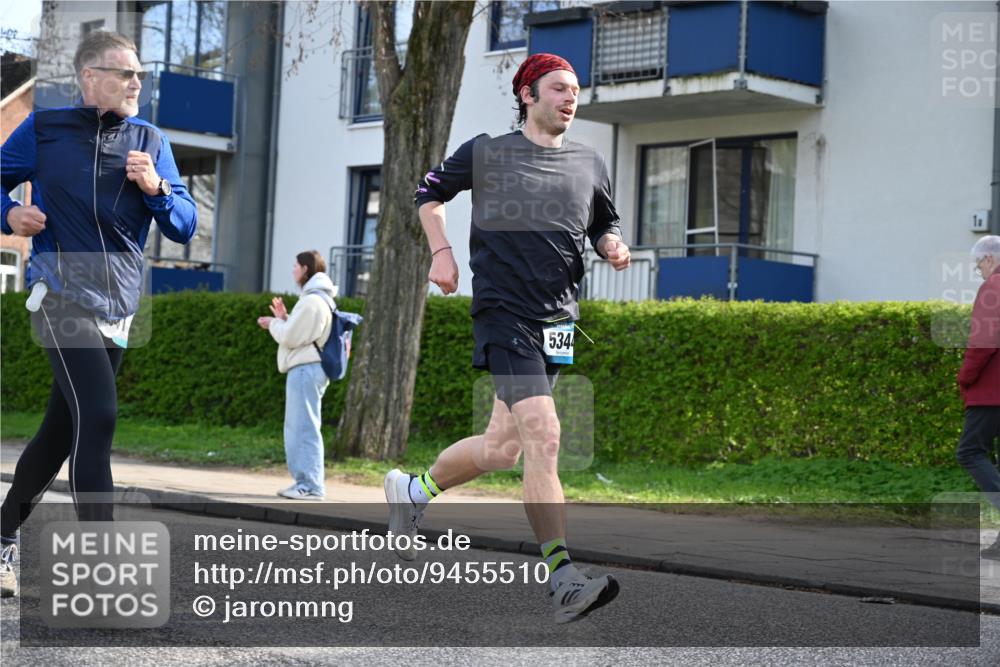 12.04.2026 - 45. Internationalen Wilhelmsburger Insellauf J. Mangold http://msf.ph/oto/9455510 12.04.2026 10:26:54 Ziel 5344, 4941, 5503, 5055, 5301, 2994, 2994, 5685, 4528, 3815, 5440, 5279, 2659, 5645, 5585, 2181 meine-sportfotos.de
