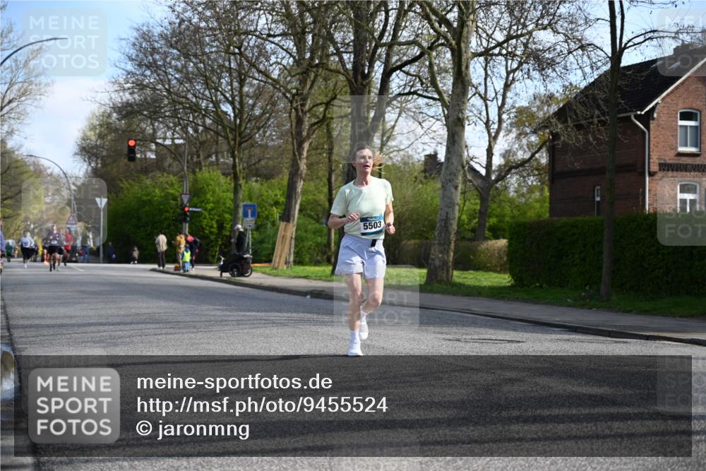 12.04.2026 - 45. Internationalen Wilhelmsburger Insellauf J. Mangold http://msf.ph/oto/9455524 12.04.2026 10:26:58 Ziel 5344, 4941, 5503, 5055, 5301, 2994, 5685, 5685, 4528, 3815, 5440, 5279, 2659, 5645, 5585, 2181 meine-sportfotos.de